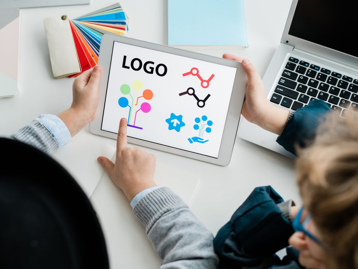 Jak zaprojektować skuteczne logo dla swojej marki: Kompletny przewodnik